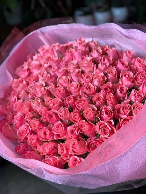 プロポーズに薔薇の花束を頼むなら大阪の旭区にある花屋｜結いはなで